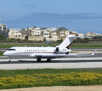 ليموزين الغردقة: خيار العائلات الذكي لمواجهة زحام المطار وحقائب السفر