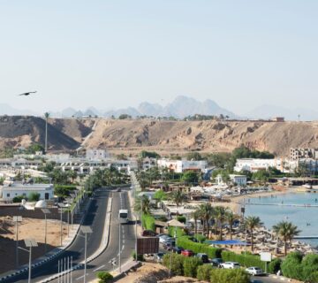 رحلة من القاهرة لشرم الشيخ؟ هكذا تختار ليموزين يلائم كل تفاصيل رحلتك!