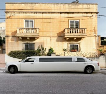 ليموزين الغردقة: حجزي المسبق يضمن راحتك في مواسم الذروة، حتى مع أمتعتك وعائلتك
